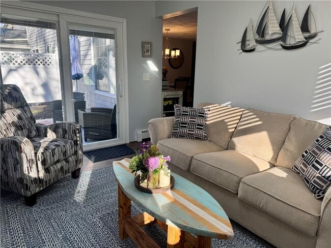 Building Photo - 10 Parsley Ln