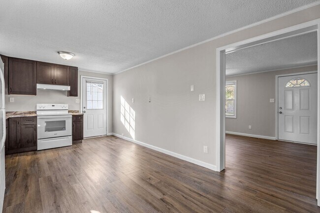 Building Photo - 114 Arrowood Dr