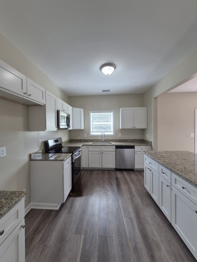 Building Photo - 209 Charlotte Cir