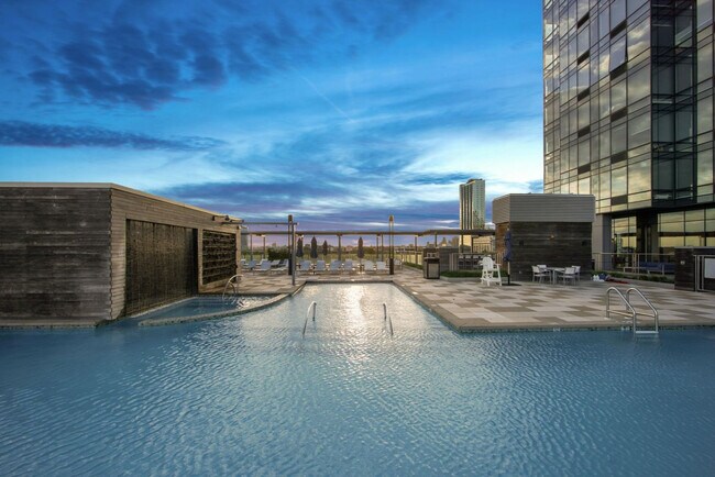 Building Photo - 33 Park View Ave