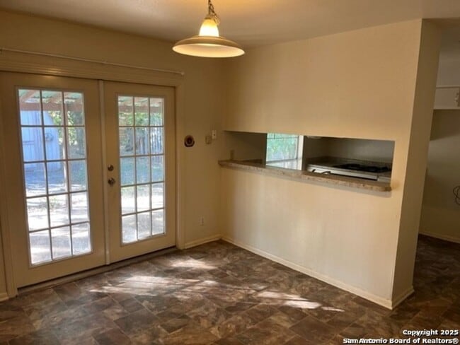 Building Photo - 608 Marilyn Dr
