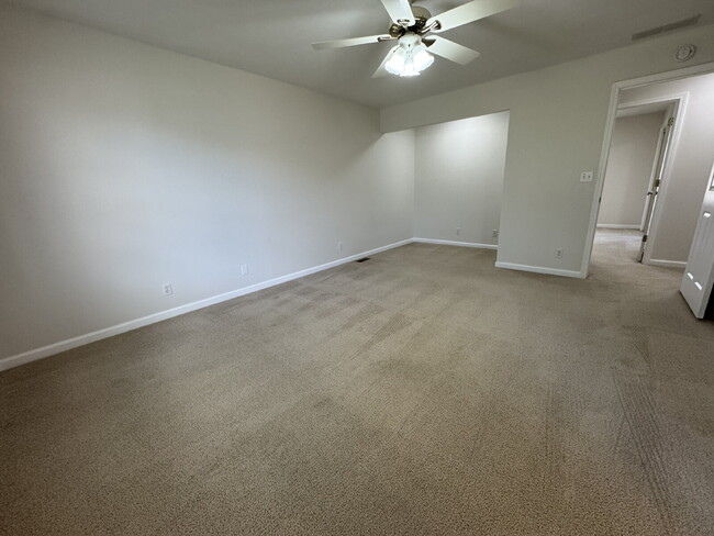 Building Photo - 4 Bedrooms, Big Yard & Top Schools – Don’t Miss This Chatham Beauty!