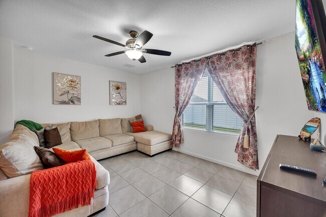 Building Photo - 5306 Entertainment Way