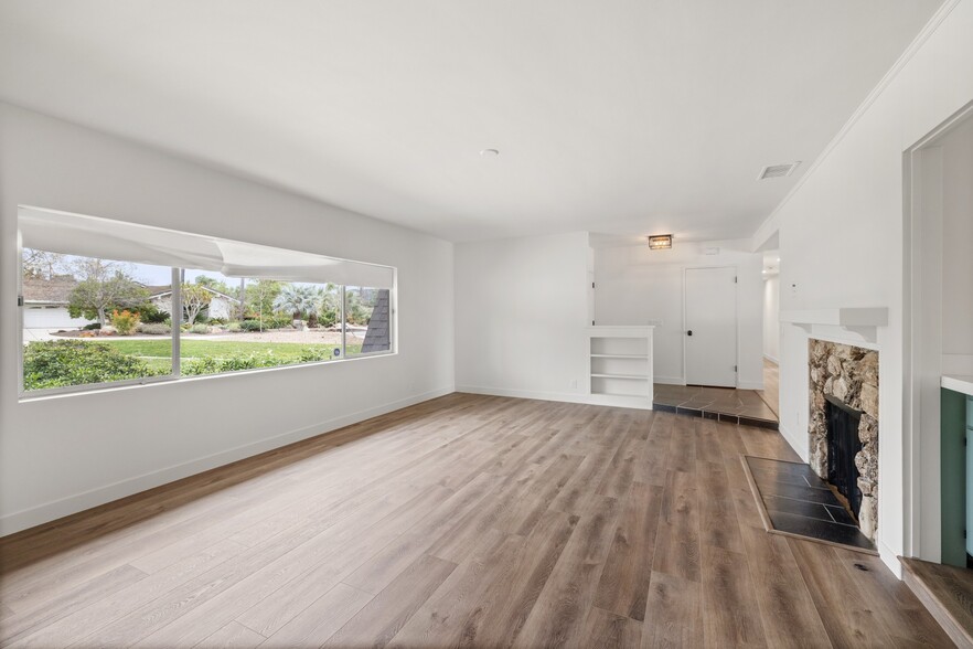 Building Photo - 771 Calle Pecos