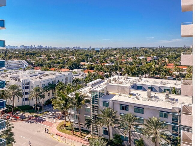 Building Photo - 9225 Collins Ave