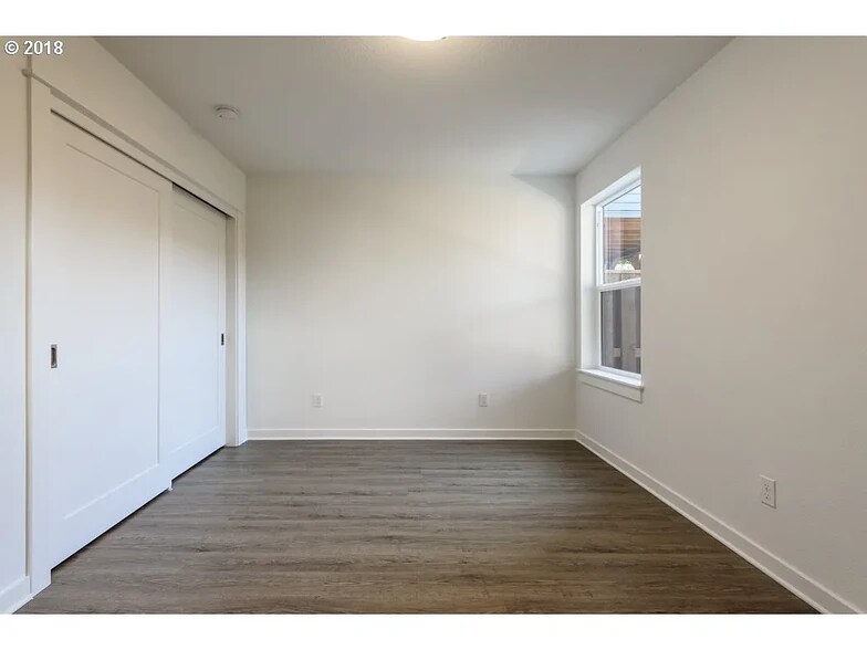 Bed and closet area - 3931 SE 28th Pl
