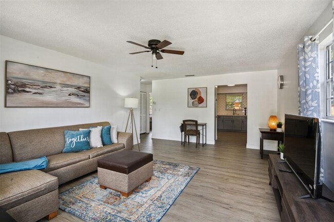 Building Photo - 811 W Magnolia St