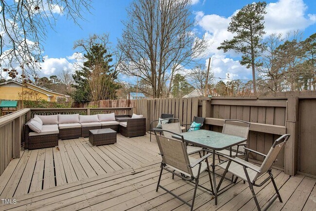 Building Photo - Charming 3BR House in Fayetteville