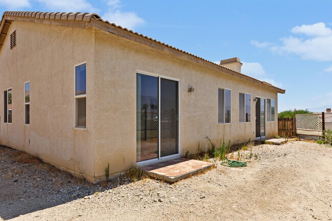 Building Photo - 13897 Mountain Top Dr