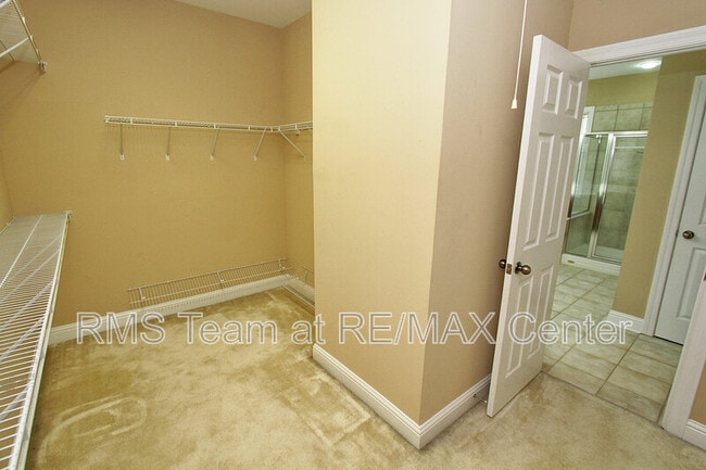 Building Photo - 3029 Woodwalk Dr