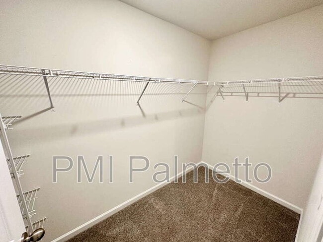 Building Photo - 412 Delahays Rd