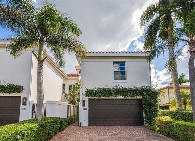 Building Photo - 425 2nd Ave S