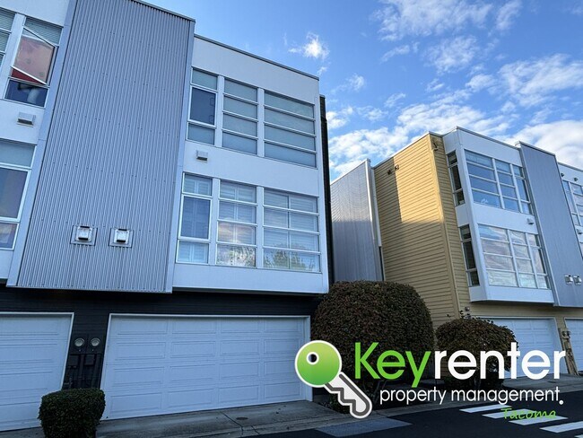 Building Photo - Dream Townhome in Tacoma, WA!