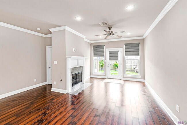 Building Photo - 18177 Pinehurst Dr