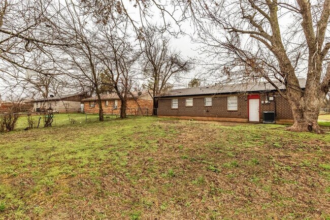 Building Photo - 1416 Mcdonald Dr