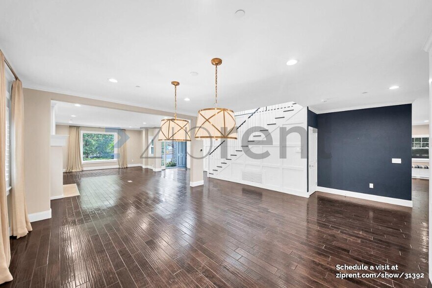 Building Photo - 1147 Centinela Ave