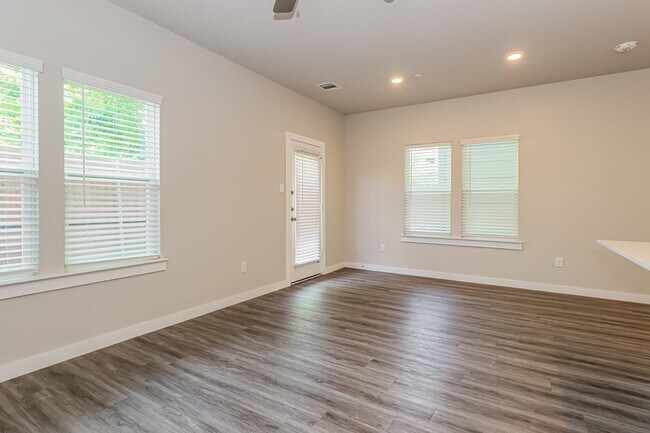 Building Photo - 18322 W Centro Cir