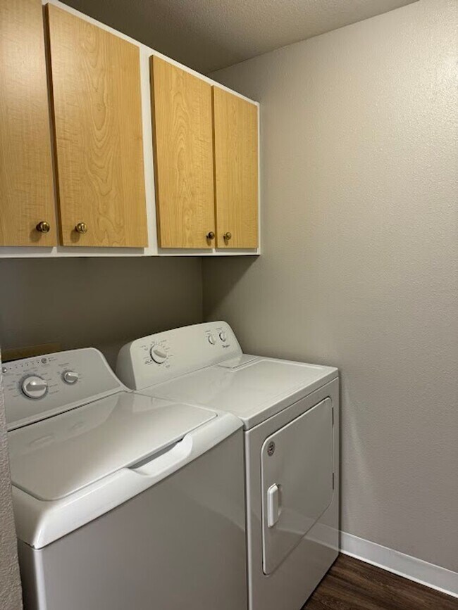 Building Photo - The ideal space to balance life, work and play.