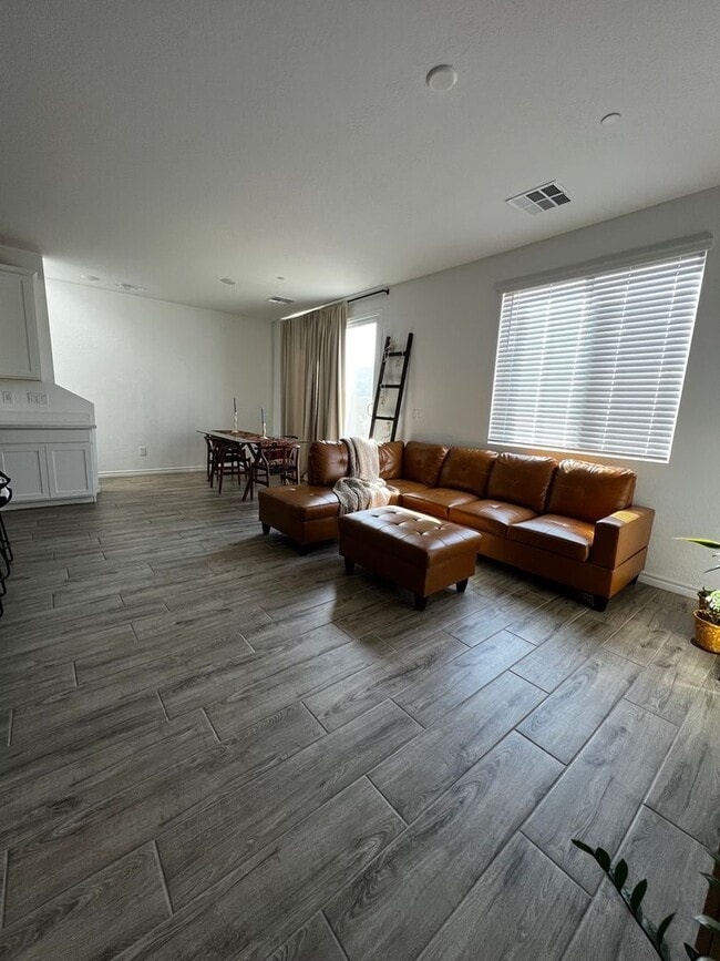 Building Photo - Beautiful 3-Bedroom Home in Desirable Skye Canyon * COMING SOON*