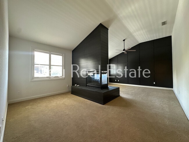 Building Photo - 2630 Giorno Way