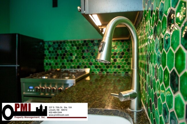 Building Photo - 1630 H St