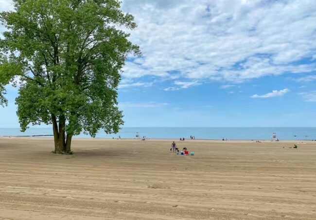 Building Photo - 9519 Preston Ave