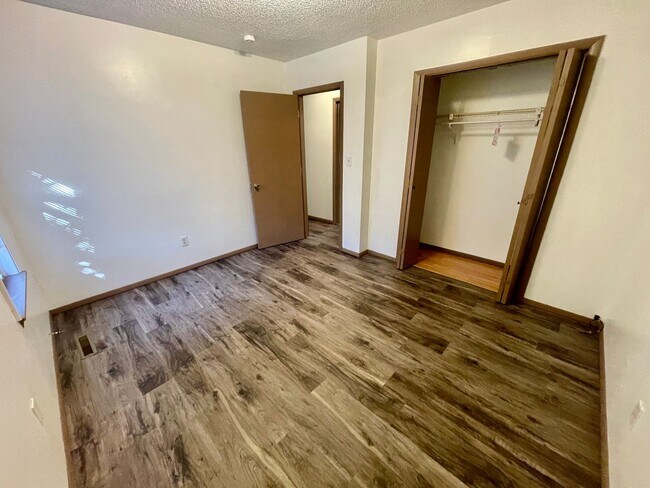 Building Photo - 2405-B E Pacific St