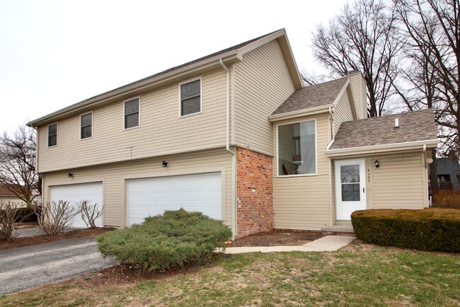 Primary Photo - Sylvania 3 Bed/2.5 Bath Townhouse/Condo wi...