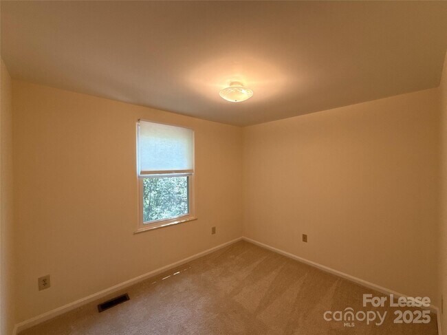 Building Photo - 6616 Wannamaker Ln