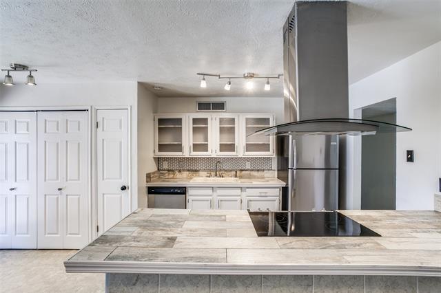 Building Photo - 551 Hightrail Dr