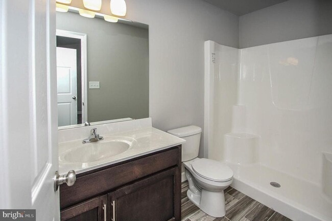 Building Photo - 515 Elm St