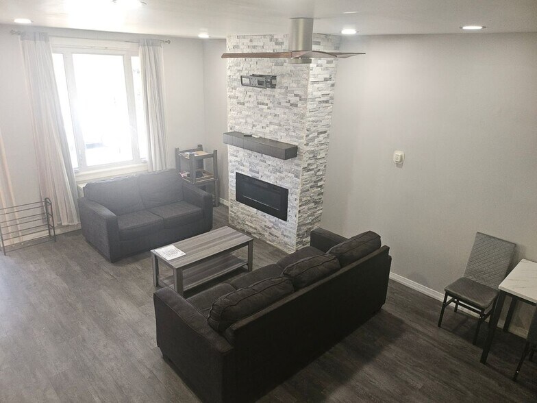 Building Photo - 6332 Summer St