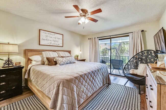 Building Photo - 11222 Hutchison Blvd