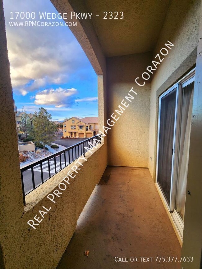 Building Photo - 2 Bed, 2 Bath with loft in Fallen Leaf Com...