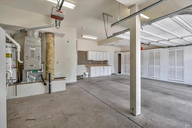 Building Photo - 133 Madrid Way