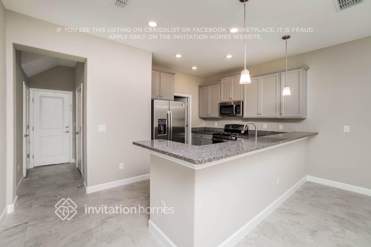 Building Photo - 2864 Coach Manors Way