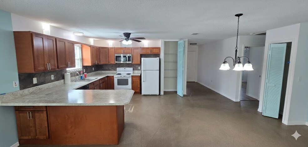 Building Photo - 152 Fenimore Ln