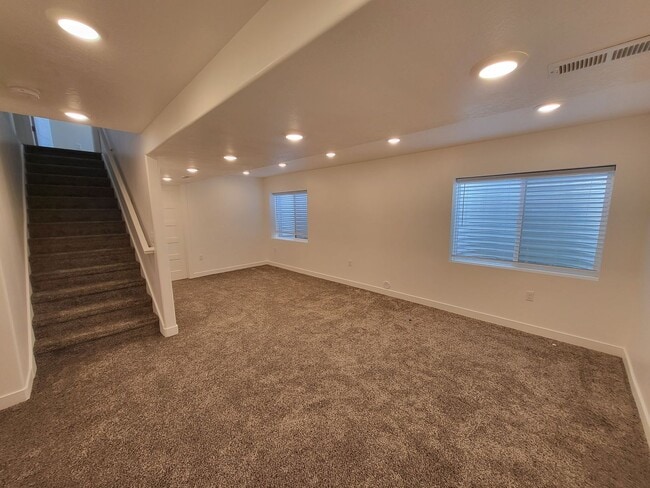 Building Photo - Single Family Home Eagle Mountain