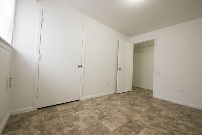 Building Photo - 5300 S Michigan Ave