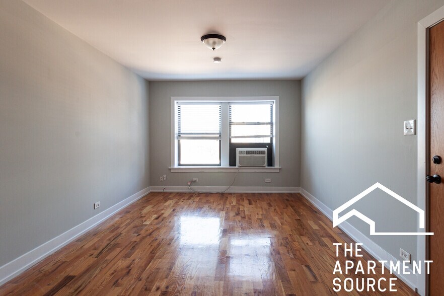 Building Photo - 560 W Arlington Pl