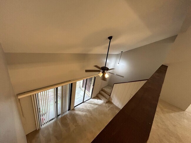 Building Photo - Longleaf 2/2 loft with bonus room-all new ...