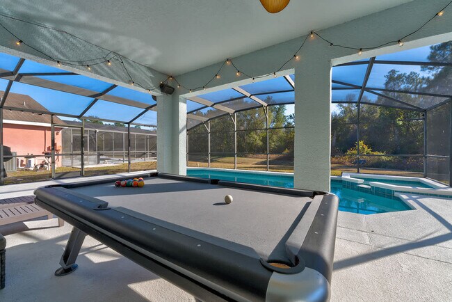 Building Photo - 453 Scrub Jay Way