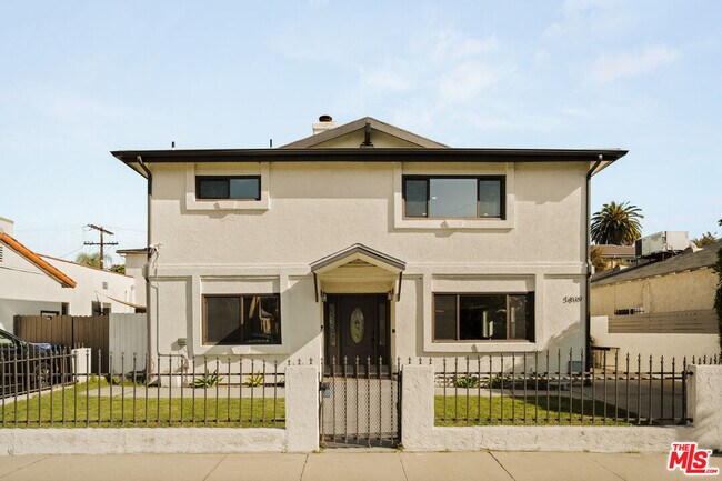 Building Photo - 3834 W 111th Pl
