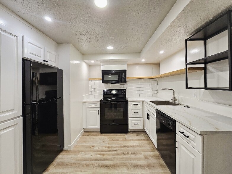 Building Photo - 610 W 5735 S