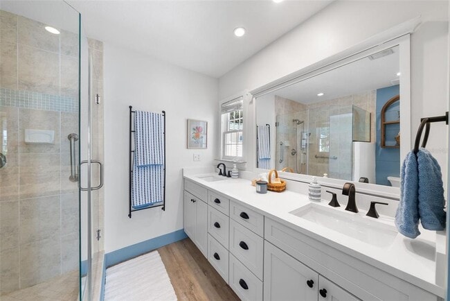 Building Photo - 759 Lantana Ave