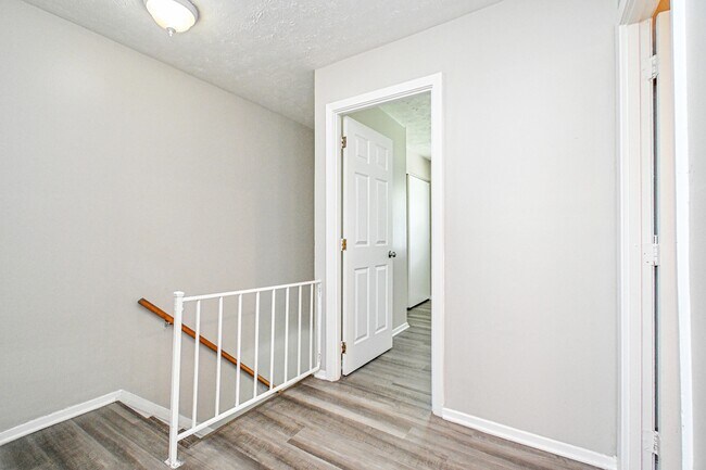 Building Photo - 10923 Birchridge Dr
