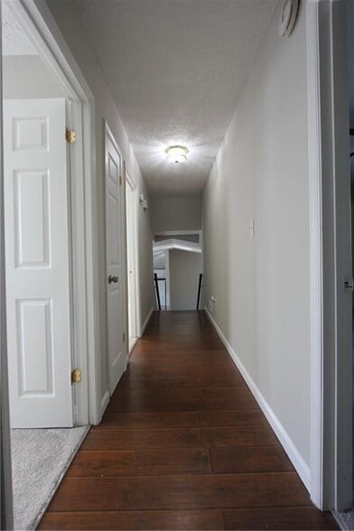 Building Photo - 3085 Creel Rd