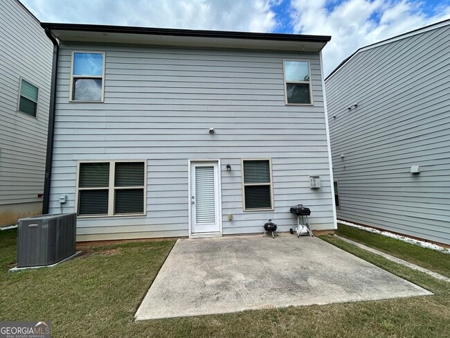 Building Photo - 3956 Lake Manor Way