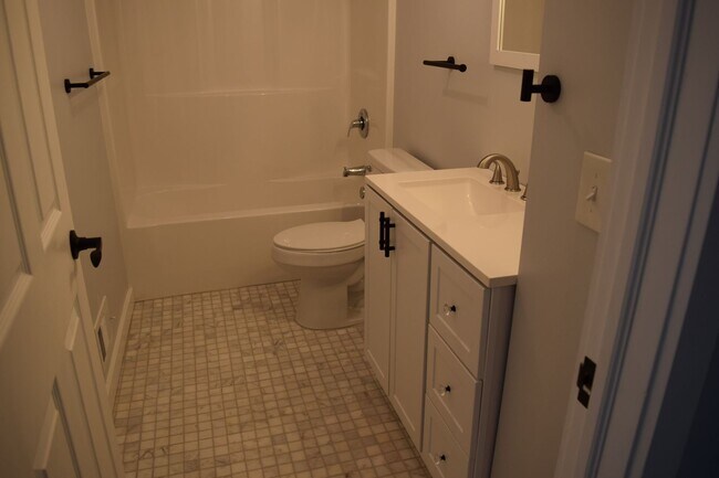 Building Photo - 315 Voorheis St