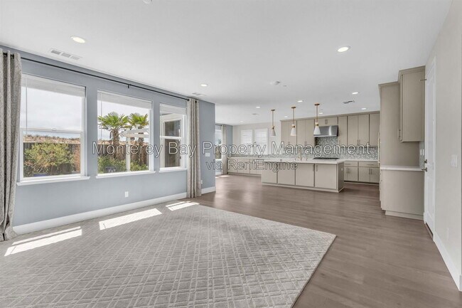 Building Photo - 240 Bungalow Dr